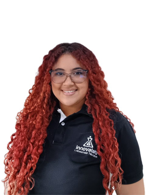 Angy Narvaez - Especialista en reparación de smartphones Innovalab